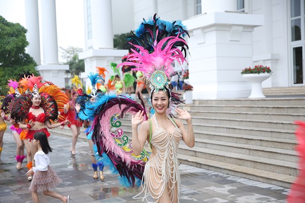 Rực rỡ lễ hội hoa Sầm Sơn - Anh 5