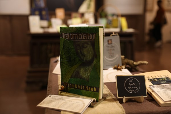Triển lãm thư pháp và sách của Thiền sư Thích Nhất Hạnh - Anh 5