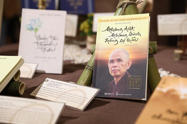 Triển lãm thư pháp và sách của Thiền sư Thích Nhất Hạnh - Anh 3