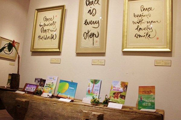 Triển lãm thư pháp và sách của Thiền sư Thích Nhất Hạnh - Anh 4