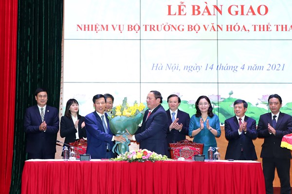 Bàn giao nhiệm vụ Bộ trưởng Bộ Văn hoá, Thể thao và Du lịch - Anh 4