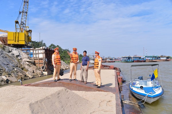 Hà Nội: Tăng cường bảo đảm an toàn giao thông dịp lễ 30.4-1.5 và bầu cử - Anh 3