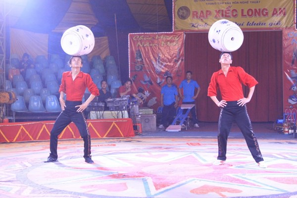 Sức nóng của tình yêu xiếc - Anh 2