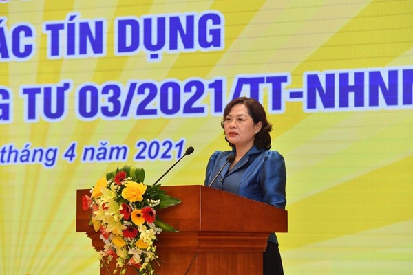 Tín dụng chứng khoán, bất động sản vẫn “nóng”, Ngân hàng Nhà nước khẳng định sẽ kiểm soát chặt - Anh 3