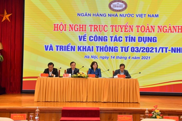Tín dụng chứng khoán, bất động sản vẫn “nóng”, Ngân hàng Nhà nước khẳng định sẽ kiểm soát chặt - Anh 1
