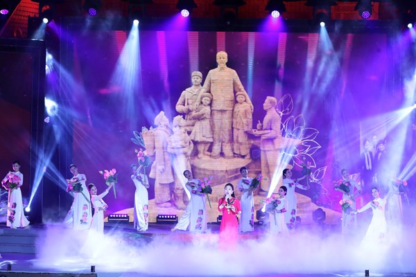 Chương trình nghệ thuật “Văn hóa các dân tộc – Hội tụ và phát triển”: Bản hòa ca của 54 dân tộc dưới 