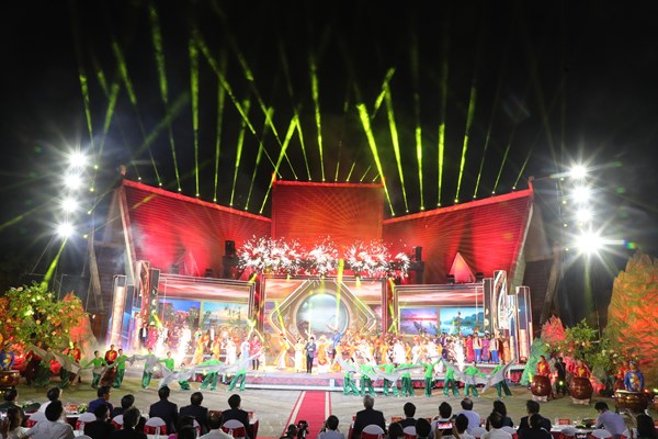 Chương trình nghệ thuật “Văn hóa các dân tộc – Hội tụ và phát triển”: Bản hòa ca của 54 dân tộc dưới 