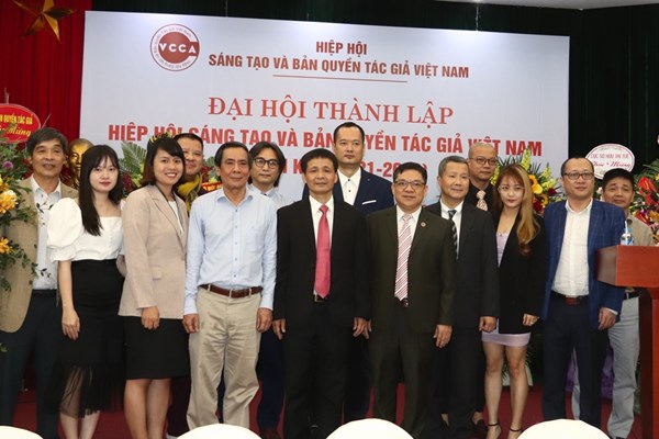 Thành lập Hiệp hội sáng tạo và Bản quyền tác giả Việt Nam - Anh 4