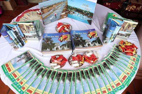 “Chiếu chèo Nam” quyến rũ ở Làng Văn hóa- Du lịch các dân tộc Việt  Nam - Anh 4