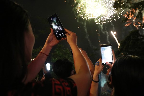 Pháo hoa rực rỡ trên Đất Tổ - Anh 13