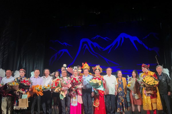 Tuồng lịch sử: Làm hay thì khán giả vẫn phải lòng ... - Anh 1