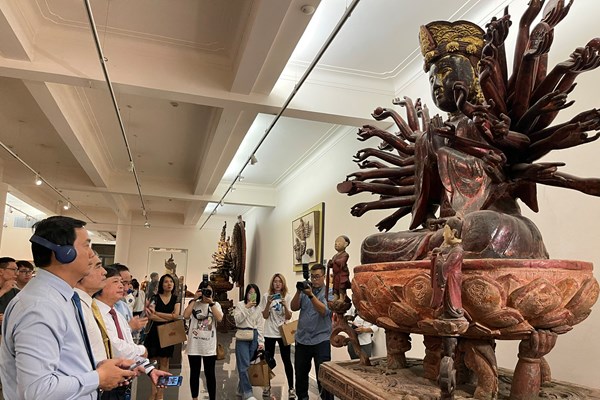 Chiêm ngưỡng “báu vật” mỹ thuật trên nền tảng số - Anh 2