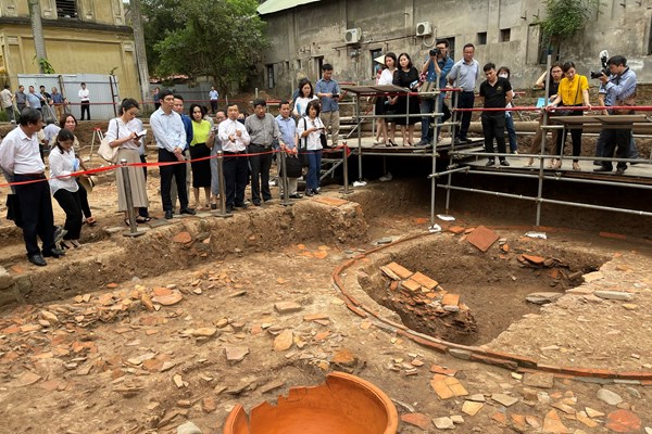 Phát hiện mới tại khu vực điện Kính Thiên : Lại bất ngờ về Hoàng cung Thăng Long - Anh 1