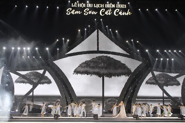 Khai hội du lịch biển Sầm Sơn - Anh 3