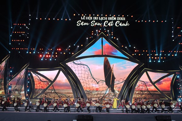 Khai hội du lịch biển Sầm Sơn - Anh 4