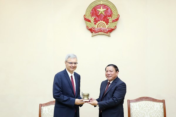 Tăng cường hợp tác văn hóa, thể thao, du lịch giữa Việt Nam và Pháp - Anh 3