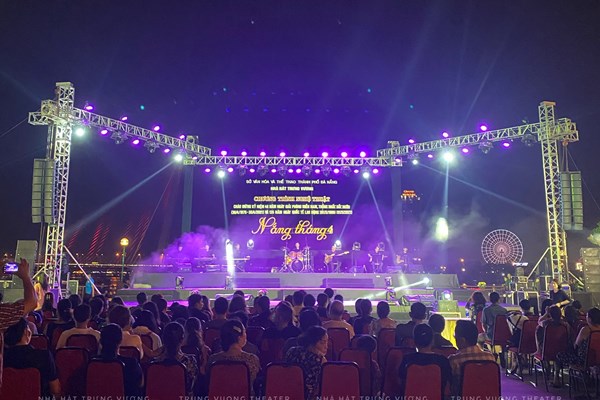 “Nắng tháng Tư”- chương trình nghệ thuật đặc sắc mừng Ngày hội Thống nhất - Anh 3