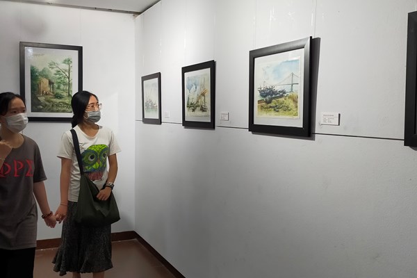 Triển lãm ký họa “Đà Nẵng những ngày sau giải phóng và hôm nay” - Anh 1