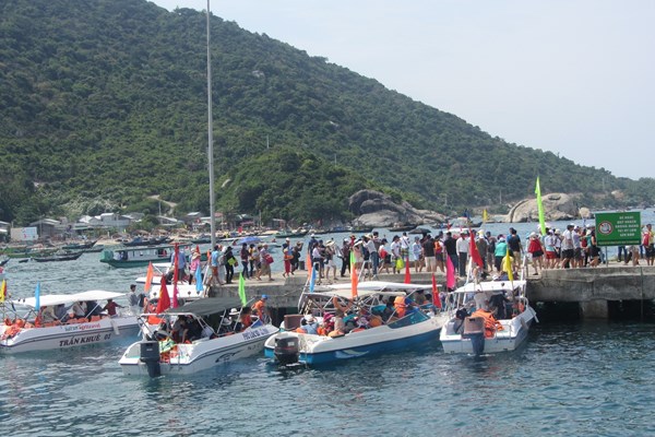 Quảng Nam: Bảo đảm ATGT đường thủy nội địa và phòng chống dịch Covid-19 trong hoạt động vận tải - Anh 1