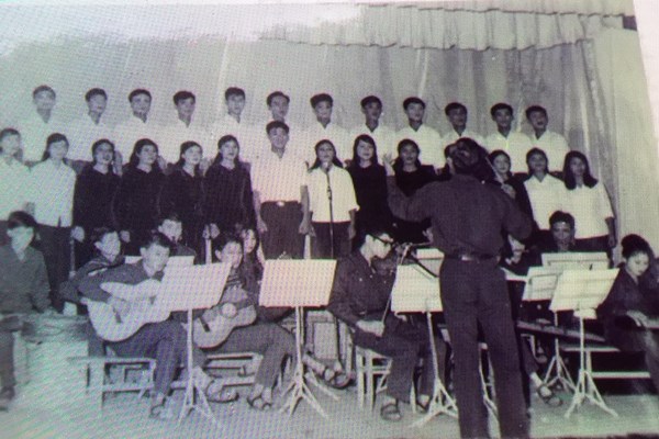 Những tháng ngày đẹp đẽ của gia đình “tiếng hát át tiếng bom” - Anh 3