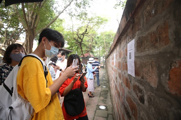 Từ 17h ngày 3.5: Hà Nội tạm dừng đón khách tại các khu di tích, cơ sở tôn giáo - Anh 2