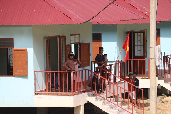 An cư cho người dân vùng lũ Trà Leng - Anh 3