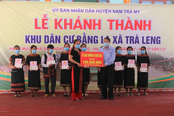 An cư cho người dân vùng lũ Trà Leng - Anh 1