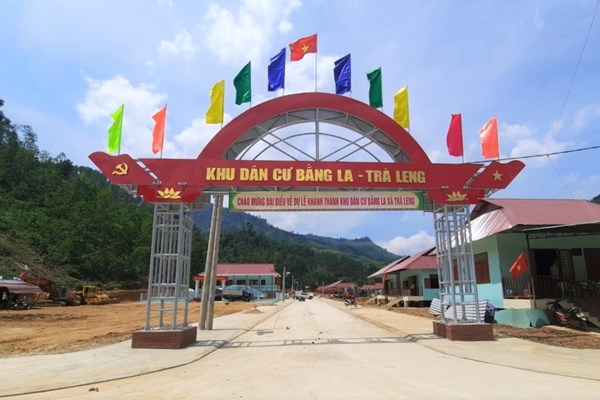 An cư cho người dân vùng lũ Trà Leng - Anh 2