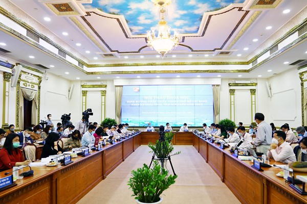 Tìm giải pháp hiện thực hóa khát vọng đưa TP.HCM thành đô thị thông minh, mang đẳng cấp khu vực và quốc tế - Anh 2