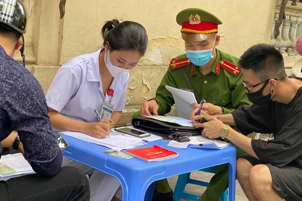 Hà Nội: Xử phạt hơn 2,5 tỉ đồng vi phạm phòng, chống dịch - Anh 1