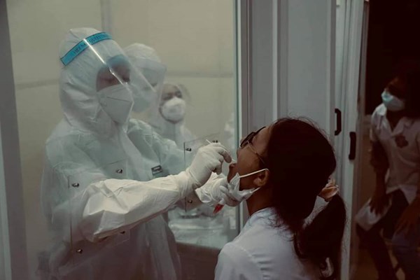 Công đoàn Việt Nam động viên lực lượng chống dịch tại Bệnh viện bị cách ly - Anh 2