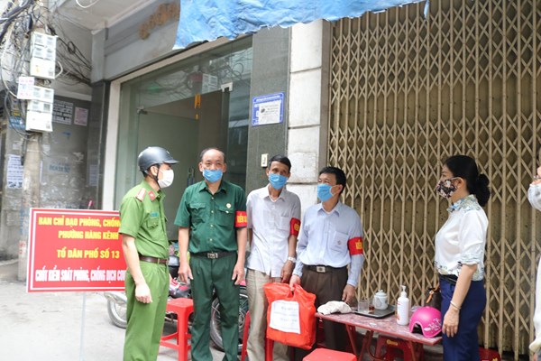 Hải Phòng: Phê bình Giám đốc Sở Y tế chậm trễ trong việc mua sắm trang thiết bị phục vụ phòng, chống dịch - Anh 1