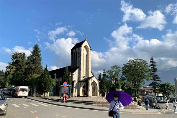 Lữ hành gặp khó - Anh 1