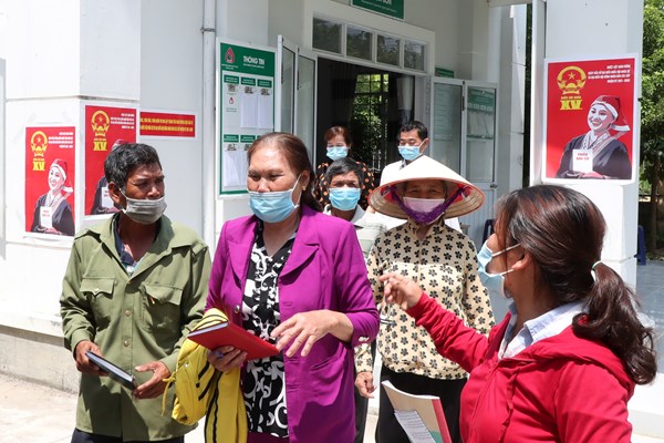 Bộ trưởng Bộ VHTTDL Nguyễn Văn Hùng tiếp xúc cử tri huyện Sa Thầy (Kon Tum) - Anh 8