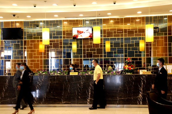 Việc đăng ký và tự đánh giá an toàn Covid-19: Để đảm bảo cho du khách - Anh 1