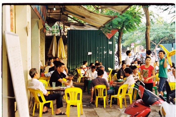 Phòng, chống dịch Covid-19: Vì sao Hà Nội không giãn cách xã hội? - Anh 1