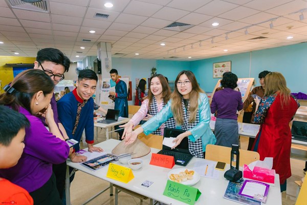 Học tập bằng trải nghiệm văn hóa, lịch sử - Anh 1