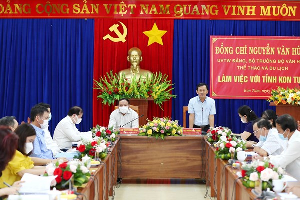 Bộ VHTTDL sẽ đồng hành, hỗ trợ Kon Tum phát triển văn hoá và du lịch - Anh 2