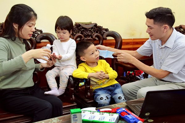 Văn hóa ứng xử trong gia đình, cộng đồng và xã hội: Gìn giữ những nét đẹp truyền thống trong mỗi gia đình - Anh 1