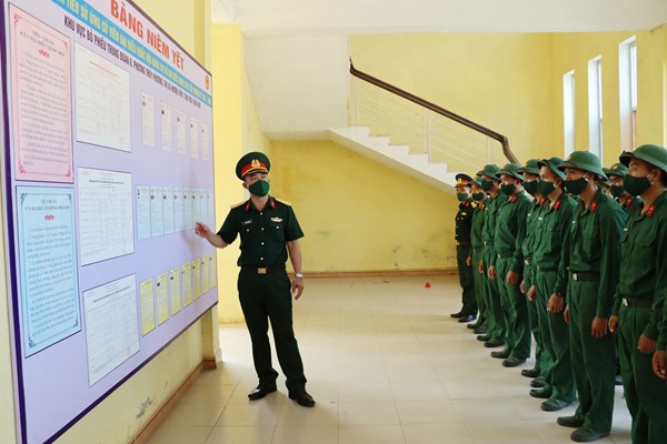 TT-Huế: Hướng dẫn thực hiện công tác bầu cử cho hàng nghìn cử tri đang cách ly - Anh 1