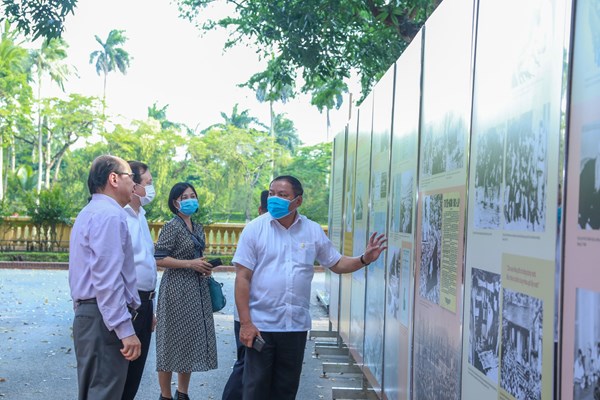 Bộ trưởng Nguyễn Văn Hùng: Nhiều bài học sâu sắc từ nội dung trưng bày Học tập và làm theo Bác - Anh 2