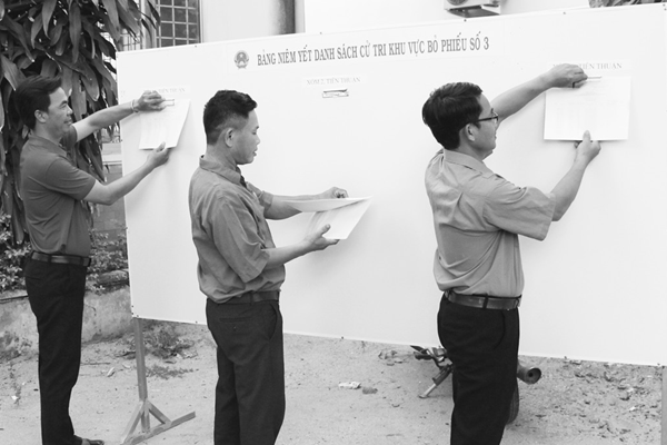 Góp sức trẻ cho ngày hội lớn - Anh 1