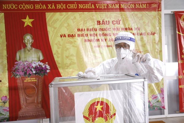 Hai bệnh viện Trung ương hoàn thành công tác tổ chức bầu cử trong bối cảnh bị cách ly - Anh 1