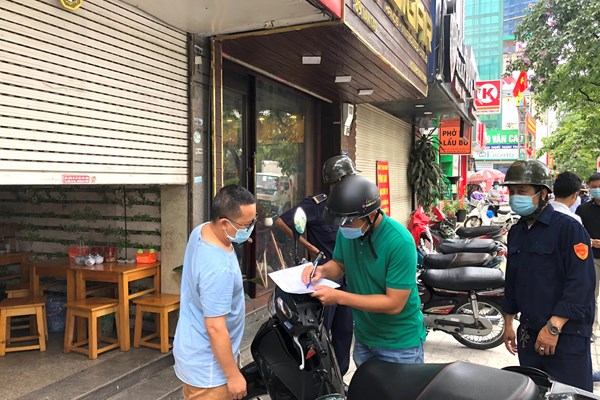 Hà Nội: Kiểm tra, kịp thời nhắc nhở các chủ nhà hàng chưa thực hiện nghiêm Công điện của TP - Anh 6