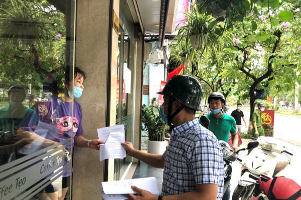 Hà Nội: Kiểm tra, kịp thời nhắc nhở các chủ nhà hàng chưa thực hiện nghiêm Công điện của TP - Anh 5