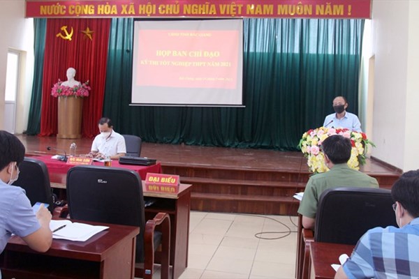 Hơn 9.000 học sinh phải cách ly, Bắc Giang đề xuất thi THPT làm nhiều đợt - Anh 1