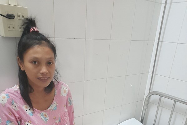 Một sản phụ sinh 3 bé trai khi mang thai không biết - Anh 1