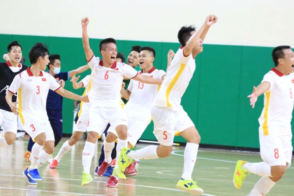 Con đường thành công không trải đầy hoa hồng - Anh 2