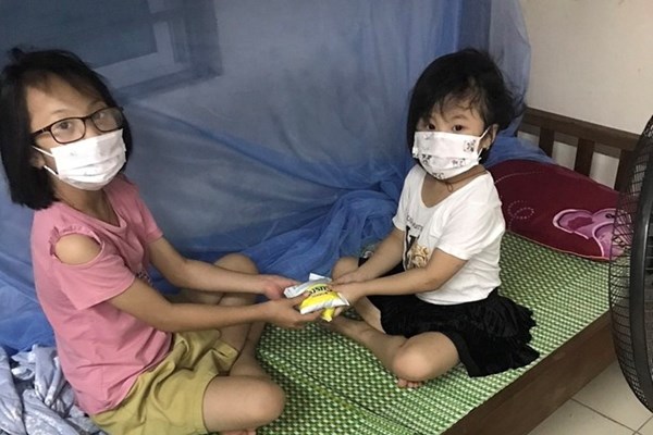 Bảo vệ trẻ em trong khu cách ly tập trung - Anh 1
