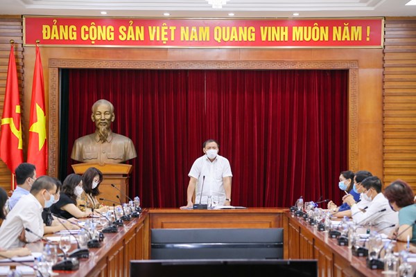 “Định vị” rõ nhiệm vụ của công tác quản lý nhà nước về gia đình, Bộ trưởng Nguyễn Văn Hùng: Tạo sự đột phá trong khát vọng xây dựng gia đình hạnh phúc - Anh 1